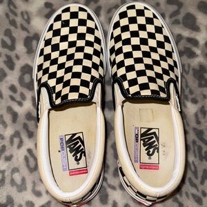 Pop Cush slip on checkered Vans